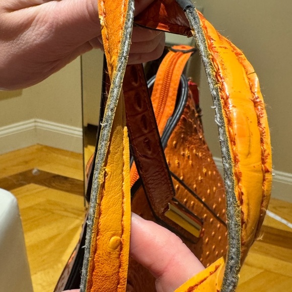 Elegant Orange Textured Women's Handbag - Picture 6 of 6